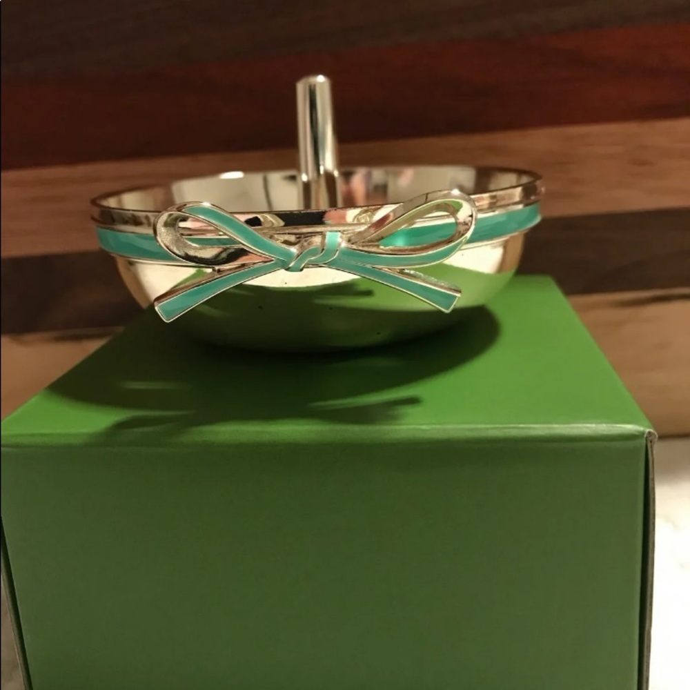 Ring holder w/T&Co look Silver W/blue enamel bow